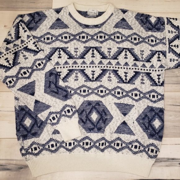 Vintage Blue and White Geometric Sweater - Picture 7 of 16